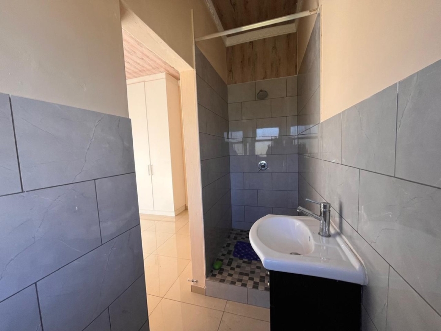 4 Bedroom Property for Sale in Palmiet Western Cape